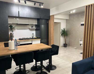 Melbourne Penthouse cu Jacuzzi și Vedere la Munte